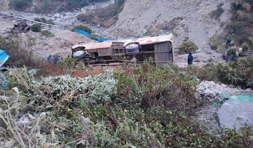 दार्चुलामा बस दुर्घटनाः घाइतेको संख्या १७ पुग्यो