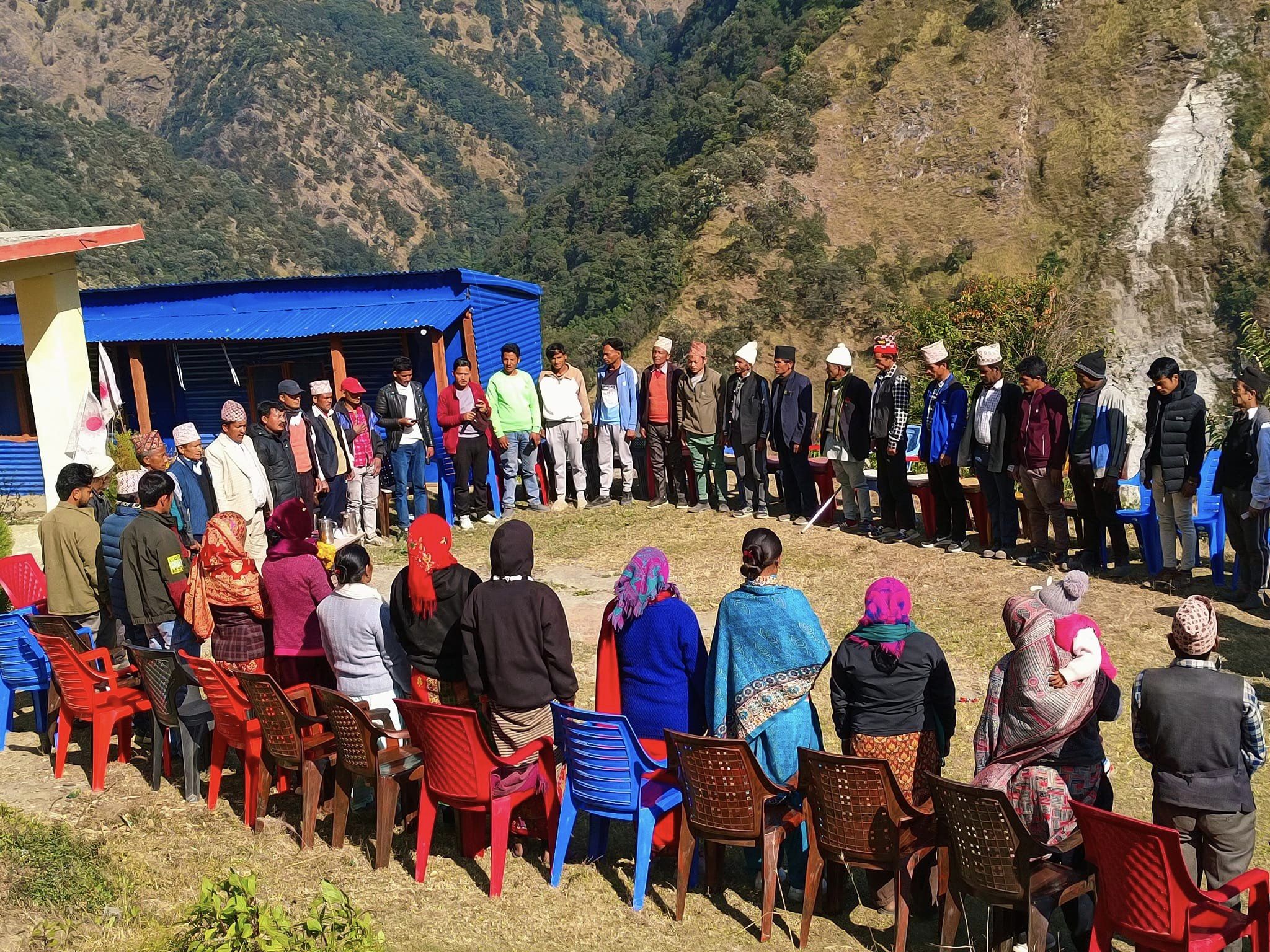 एमाले २ नम्बर वडा कमिटीको बैठक बस्यो, तीन परिवार एमालेमा