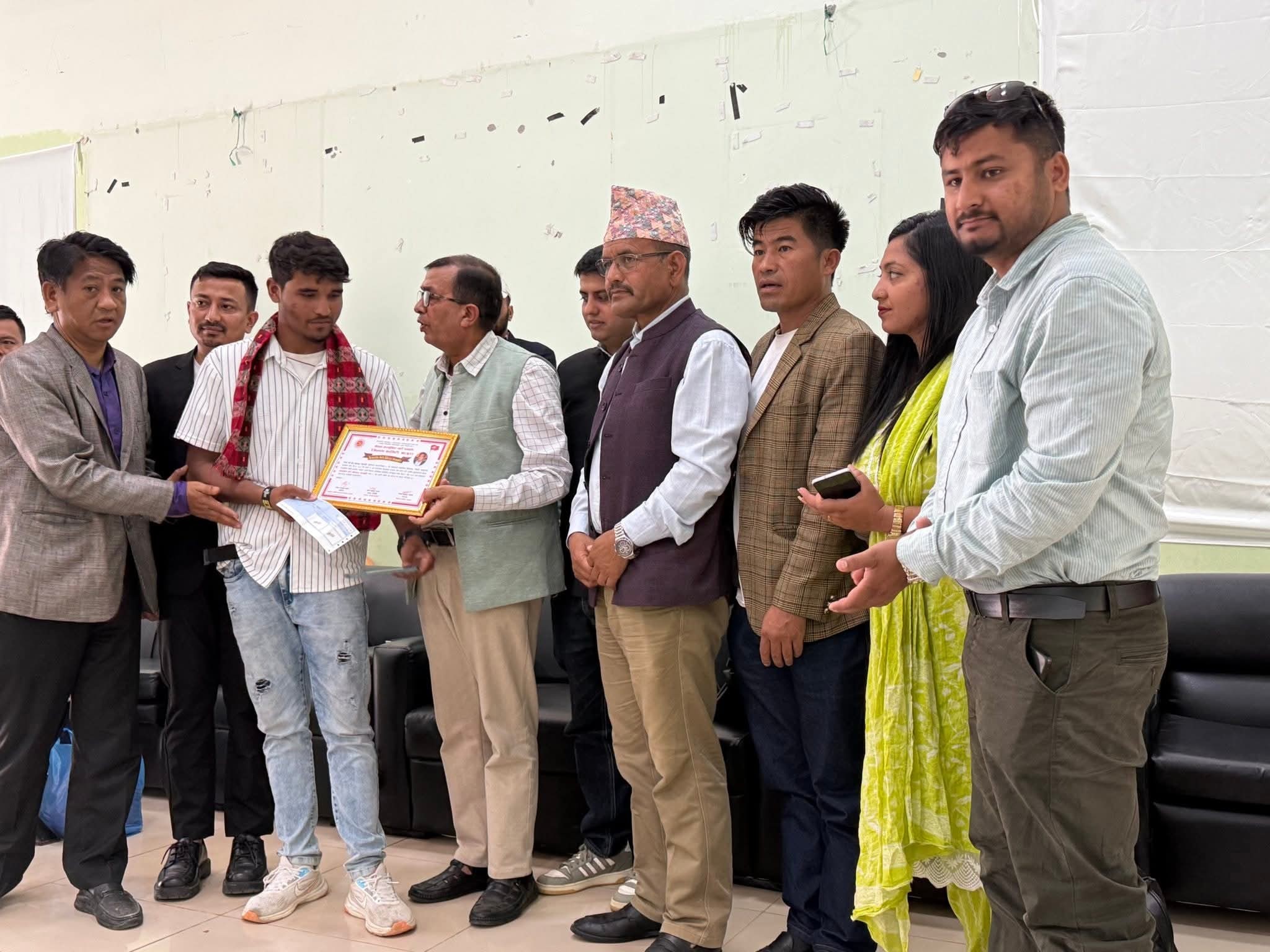 चेतन दीप ऐडी जेहेन्दार छात्रवृत्तिबाट हेम सहानी सम्मानित