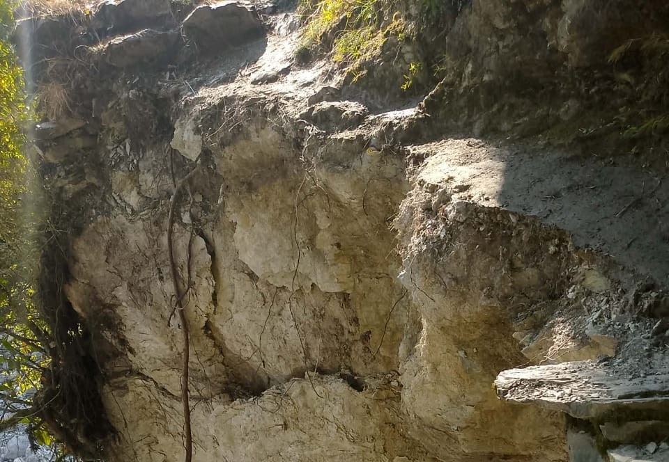 नदीको कटानपछि अवरुद्ध दडीपाटा जाने बाटो निर्माण हुने