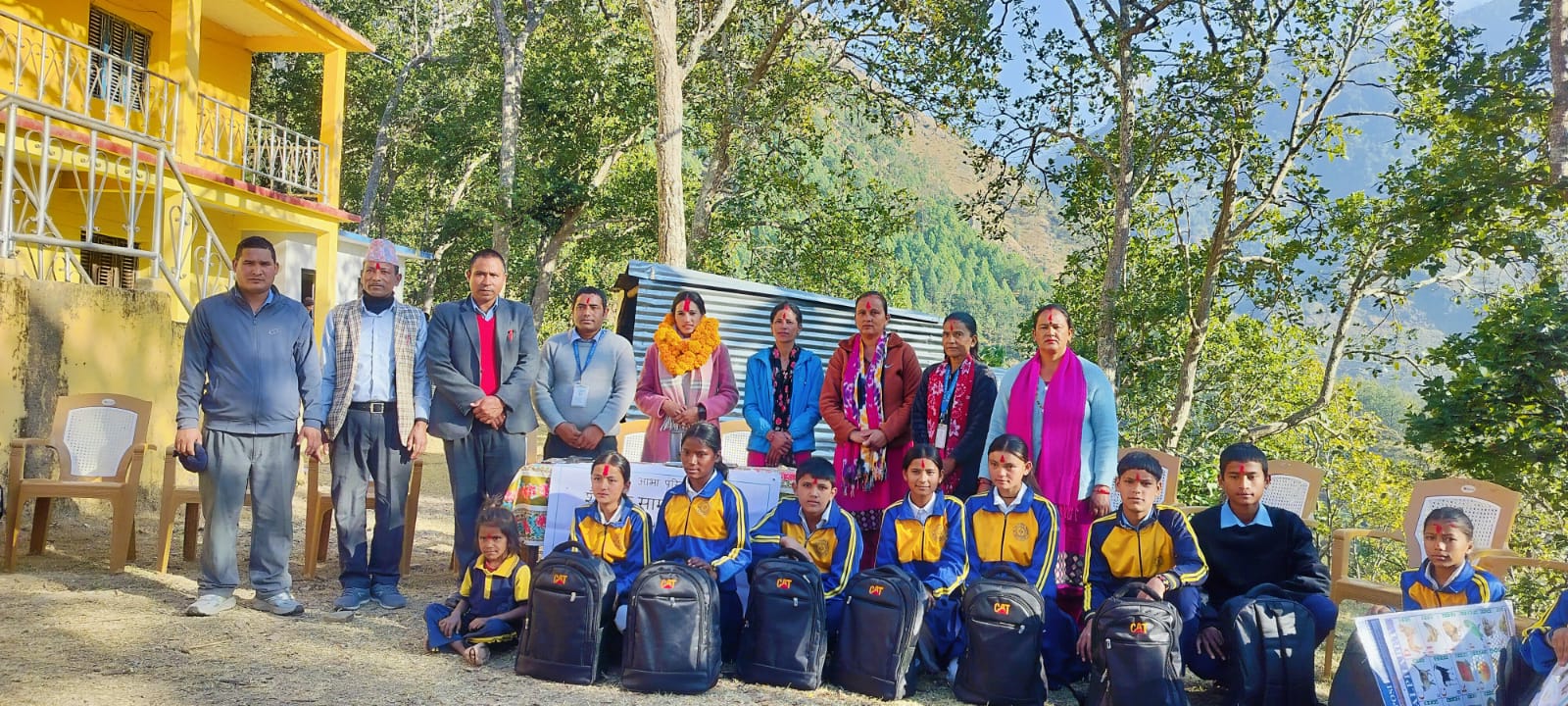 पीसविन नेपालद्धारा ३०५ जना बालबालिकालाई शैक्षिक सामाग्री सहयोग