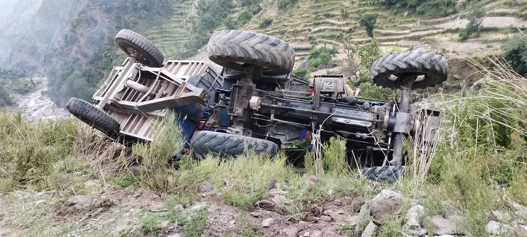 बाजुरामा ट्याक्टर दुर्घटना