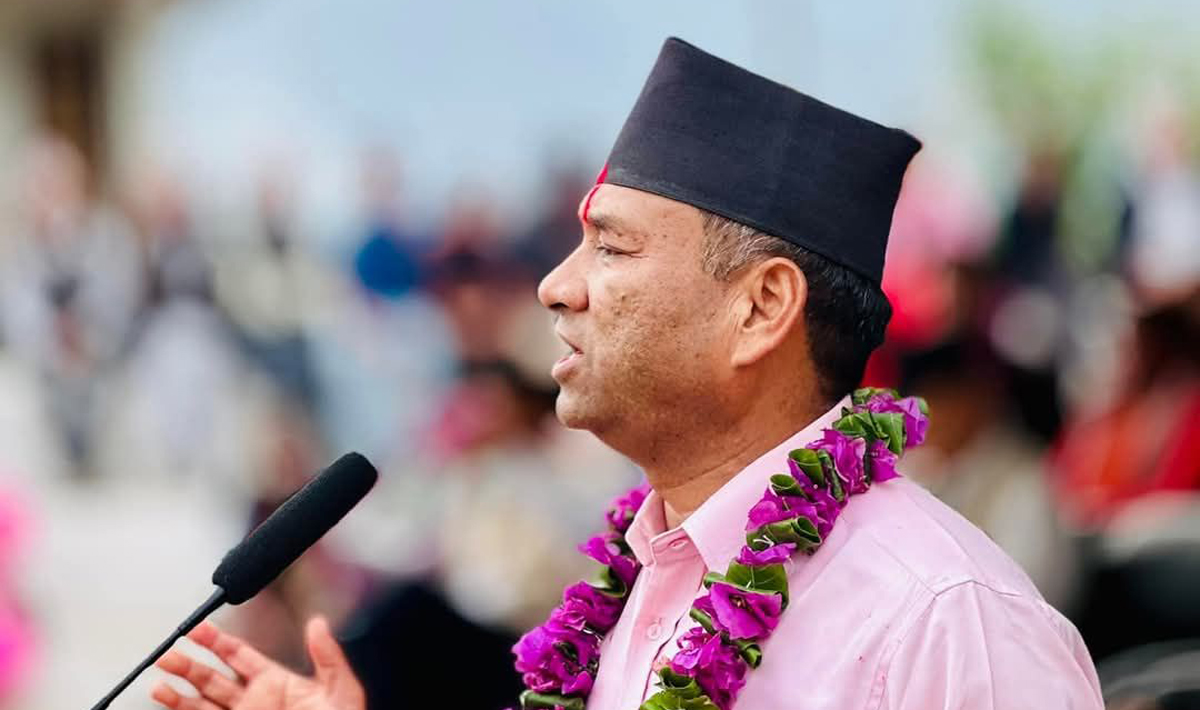 शंकर पोखरेलकै अगाडी कर्ण थापाको प्रश्न-दुर्गा प्रसाईंलाई एमाले केन्द्रीय सदस्य बनाउने को हो ?