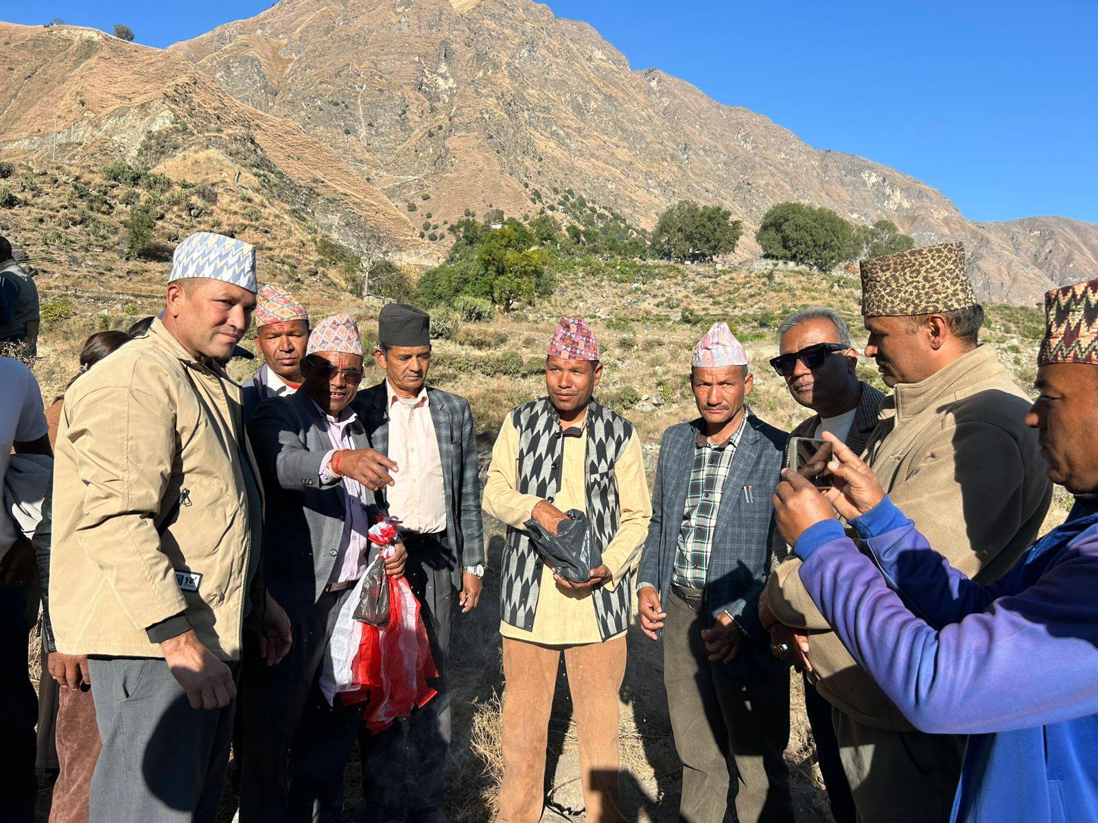 दानसाँघु खोलामा बेलिब्रिज निर्माण सुरु