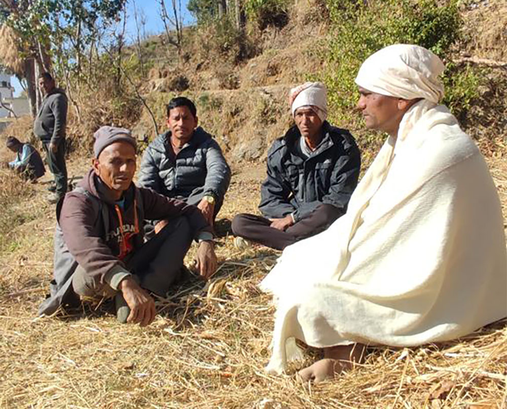 मातृशोकमा पनि जनताको भरोसा बोकेरै : किरियामा बसेर उम्मेदवार थापाले सुनाए विकासका सपना