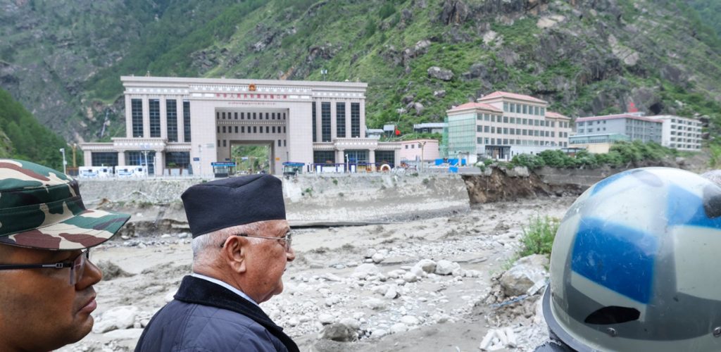 प्रधानमन्त्री ओलीले गरे बाढी प्रभावित क्षेत्रको अवलोकन