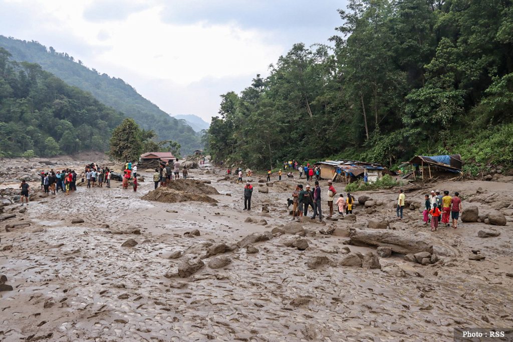 बाढी पहिरोमा परी एक सातामा १३ जनाको मृत्यु, २६ बेपत्ता