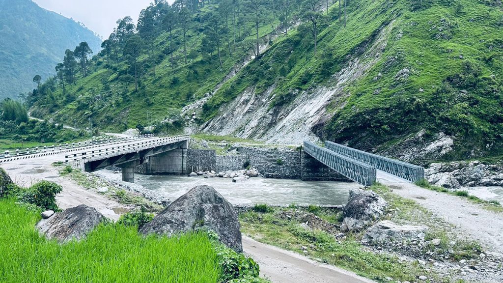 बाजुराकाे बुढीगंगामा तीन वर्षदेखि  बेलिब्रिज अलपत्र, अझै पनि सार्न भएन पहल