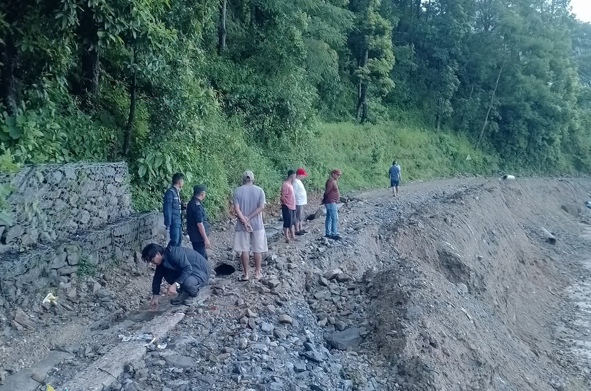 बाढीले घर बगाउँदा श्रीमती बेपत्ता,श्रीमान् घाइते